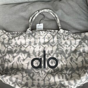 Alo Yoga Bag
